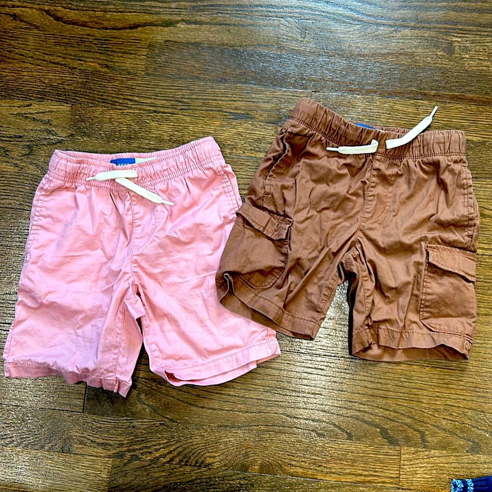 Wrinkled but but never worn Old Navy shorts size 6/7